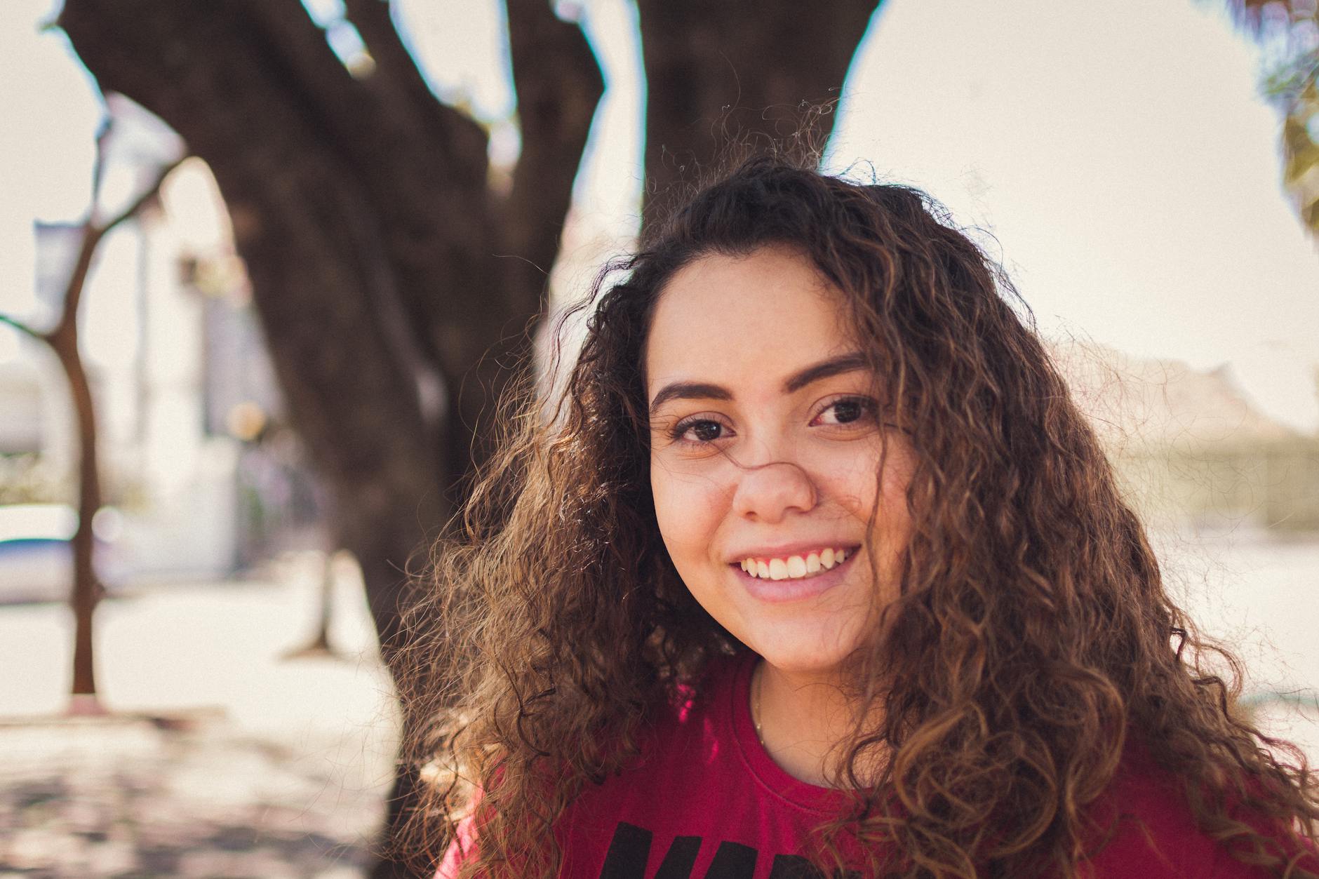 Curly Hair in Humidity: A Survival Guide for Frizz-Free Curls