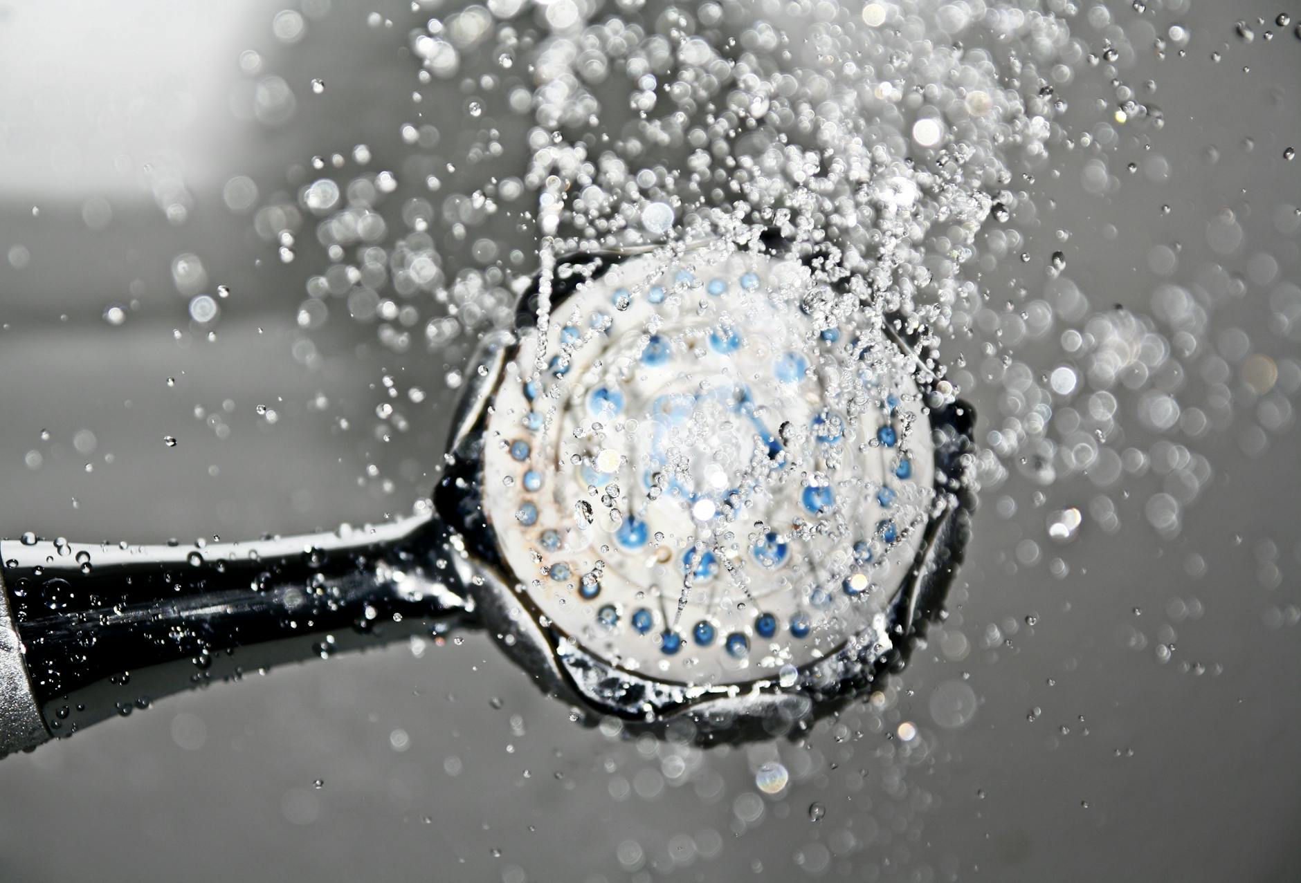 Hard Water and Curly Hair: The Hidden Cause of Build-Up